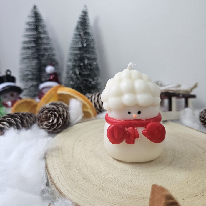 Lumânare decorativă „Omul de Zăpadă Poznaș” – Alb – 60g – Ceară de soia 100% naturală pictată manual [6]