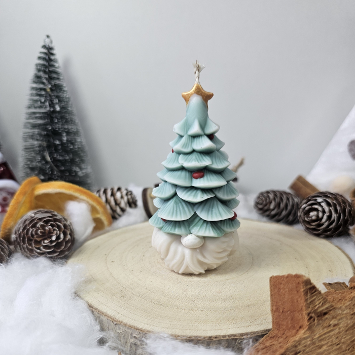 Lumânare decorativă „Spiridușul din Brad” – 65g – Ceară de soia pictată manual [8]