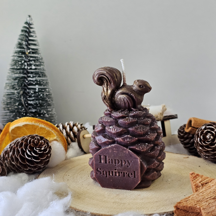 Lumânare decorativă „Veverița din Povești – Bucuria Iernii” - 100g – Ceară de soia 100% naturală [4]