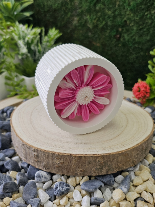 Lumanare parfumata Dewi Petals – Esenta Exotica cu Lemn de Santal & Tonka – 90g [6]