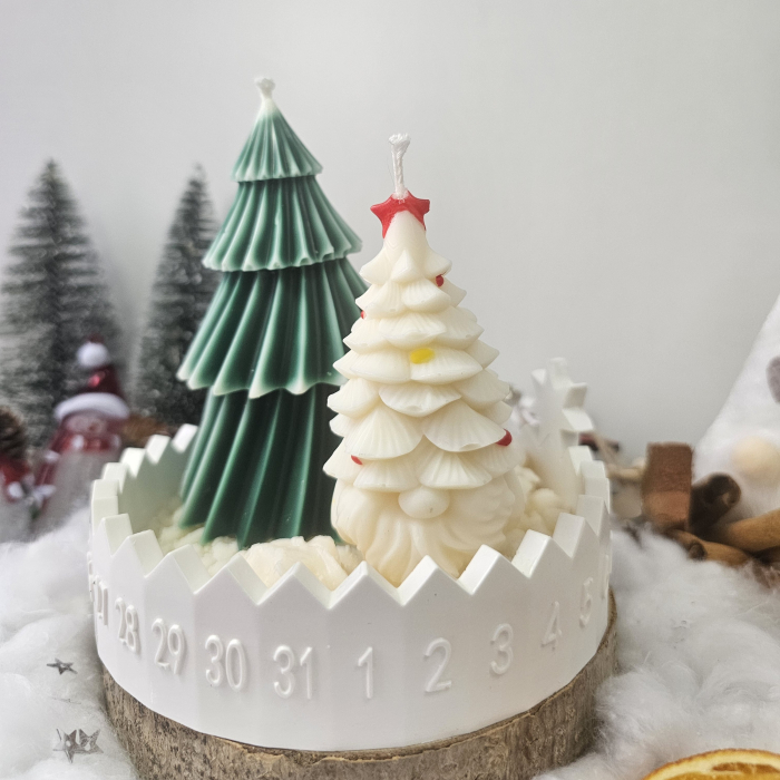 Set decorativ „Alb de iarnă” – brăduț și gnom din ceară pe suport ceramic [4]