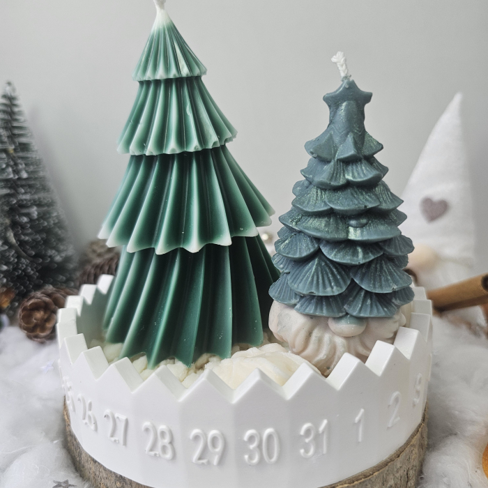 Set decorativ „Brad și Gnom de iarnă” – ceară naturală & suport ceramic handmade [5]