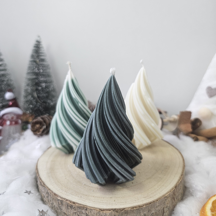 Set decorativ Crăciun – Trei brăduți spirală din ceară [3]