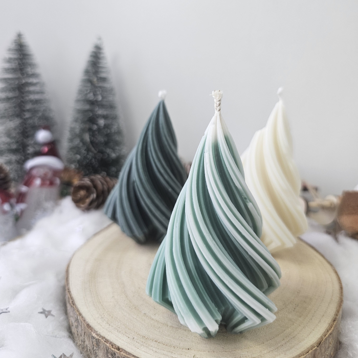 Set decorativ Crăciun – Trei brăduți spirală din ceară [1]