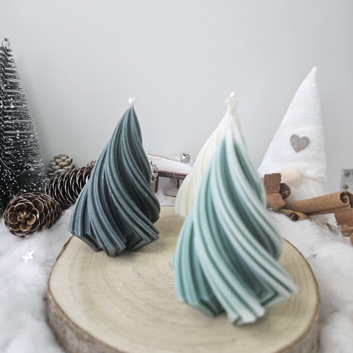 Set decorativ Crăciun – Trei brăduți spirală din ceară [2]