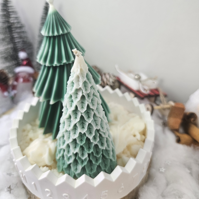 Set handmade „Magia brăduților ninsi” – ceară naturală & suport ceramic [4]