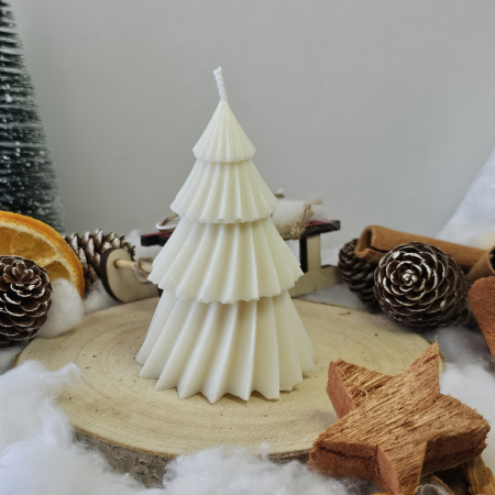 Lumânări decorative - Lumânare decorativă „Bradul Răsfățat” – Alb – 70g - Ceara de soia 100% naturala