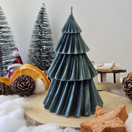 Lumânare decorativă „Bradul Răsfățat” – Verde– 165g- Ceara de soia 100% naturala [1]