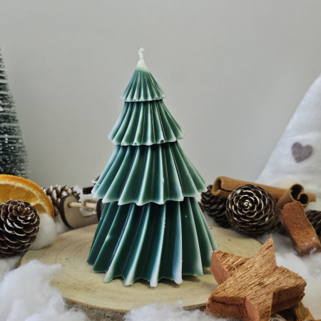 Lumânare decorativă „Bradul Răsfățat” –  Zăpadă pe Crenguțe – 165g- Ceara de soia 100% naturala [1]