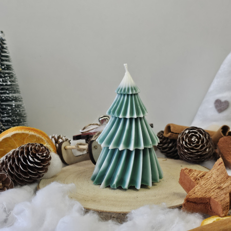 Lumânare decorativă „Bradul Răsfățat” –  Zăpadă pe Crenguțe – 70g - Ceara de soia 100% naturala [4]