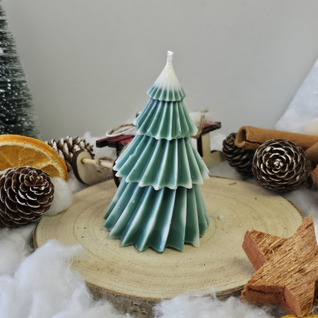 Lumânare decorativă „Bradul Răsfățat” –  Zăpadă pe Crenguțe – 70g - Ceara de soia 100% naturala [5]