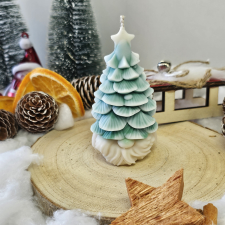 Lumânare decorativă „Bradul Spiridușului” – Zăpadă pe Crenguțe – 65g - Ceara de soia 100% naturala [3]