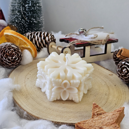 Lumânări decorative - Lumânare decorativă „Fulgul Fermecat” – Alb – 70g – Ceară de soia 100% naturală