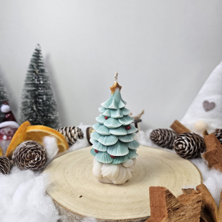 Lumânare decorativă „Spiridușul din Brad” – 65g – Ceară de soia pictată manual [3]