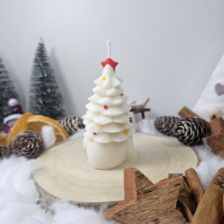 Lumânare decorativă „Spiridușul din Brad” -Alb– 65g – Ceară de soia pictată manual [6]