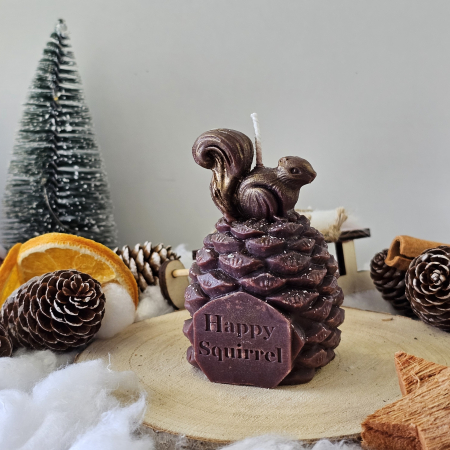 Lumânare decorativă „Veverița din Povești – Bucuria Iernii” - 100g – Ceară de soia 100% naturală [2]