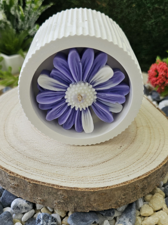 Colectia Bloom - Lumanare parfumata Bloom – Eleganta Florala cu Trandafir Akito & Iasomie – 150g