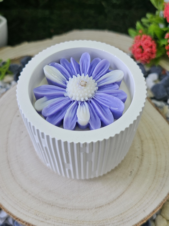 Colectia Bloom - Lumanare parfumata Bloom – Eleganta Florala cu Trandafir Akito & Iasomie – 90g