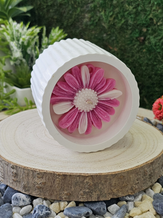 Lumanare parfumata Dewi Petals – Esenta Exotica cu Lemn de Santal & Tonka – 150g [4]