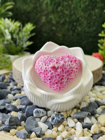 Colectia Dewi Petals - Lumanare parfumata Dewi Petals – Esenta Exotica cu Lemn de Santal & Tonka – 50g