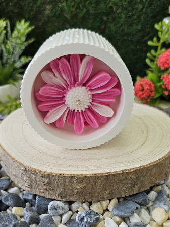 Lumanare parfumata Dewi Petals – Esenta Exotica cu Lemn de Santal & Tonka – 90g [2]