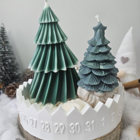 Set decorativ „Brad și Gnom de iarnă” – ceară naturală & suport ceramic handmade [4]