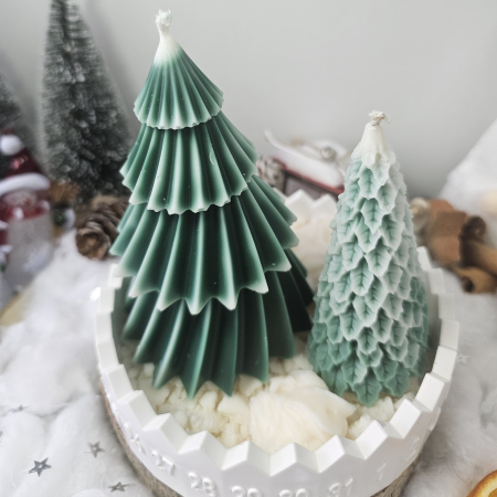 Set handmade „Magia brăduților ninsi” – ceară naturală & suport ceramic [5]