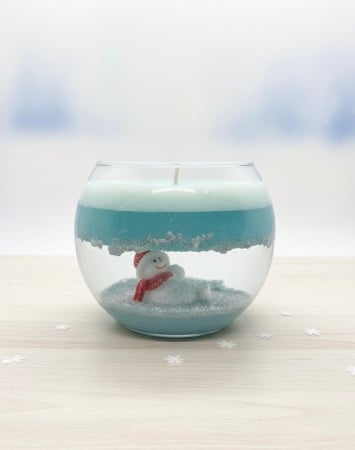 Magia Crăciunului - Winter Globe: Magia Globului de Zăpadă Transformată în Lumânare