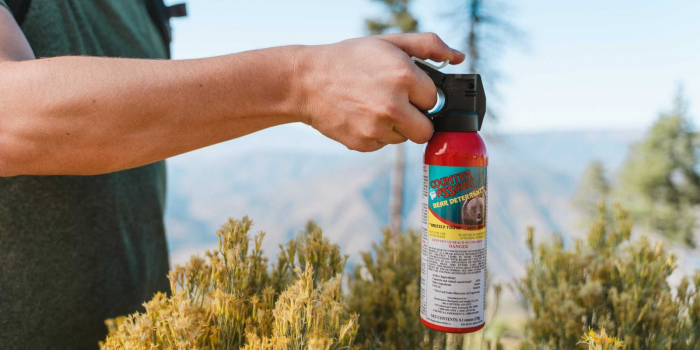 Spray urs Counter Assault 230 g [4]