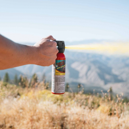 Spray urs Counter Assault 230 g [2]