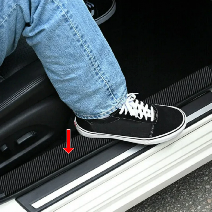 Banda Autoadeziva de Protectie Model Carbon Premium SUPER TRENDS®, Pentru Protejarea Pragurilor si Elementelor Din Masina, 7 cm x 3 m, Neagra [12]
