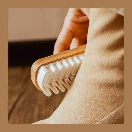 Perie Pentru Curatat Pantofi Din Piele Intoarsa Premium SUPER TRENDS®, Din Lemn si Cauciuc, 12.8 x 4.3 x 3 cm, Maro - Alb [4]