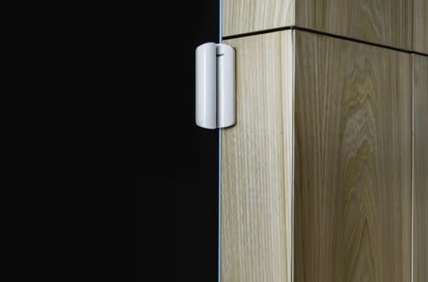 Kit sistem alarmă wireless LTE cu verificare foto, Hub 2 Plus, detector mișcare cu cameră MotionCam, senzor ușă DoorProtect, telecomandă, Ethernet, Wi-Fi și 2×SIM, AJAX StarterKit Cam Plus Jeweller [4]