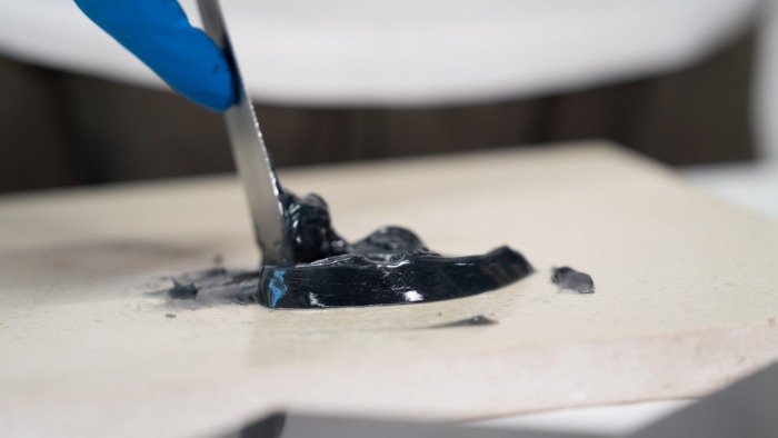 Adeziv mastic Ultra-Rapid Uranium, 1L, Ilpa, pentru marmură, granit, gresie, beton, lemn și cărămidă [6]