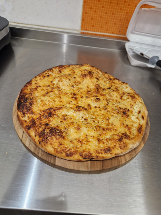 Focaccia cu usturoi, parmezan și ierburi aromatice – 600 g [1]
