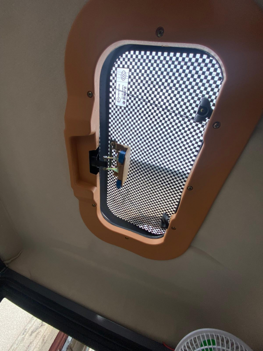 Triciclu-electric-fara permis-cu cabina [3]