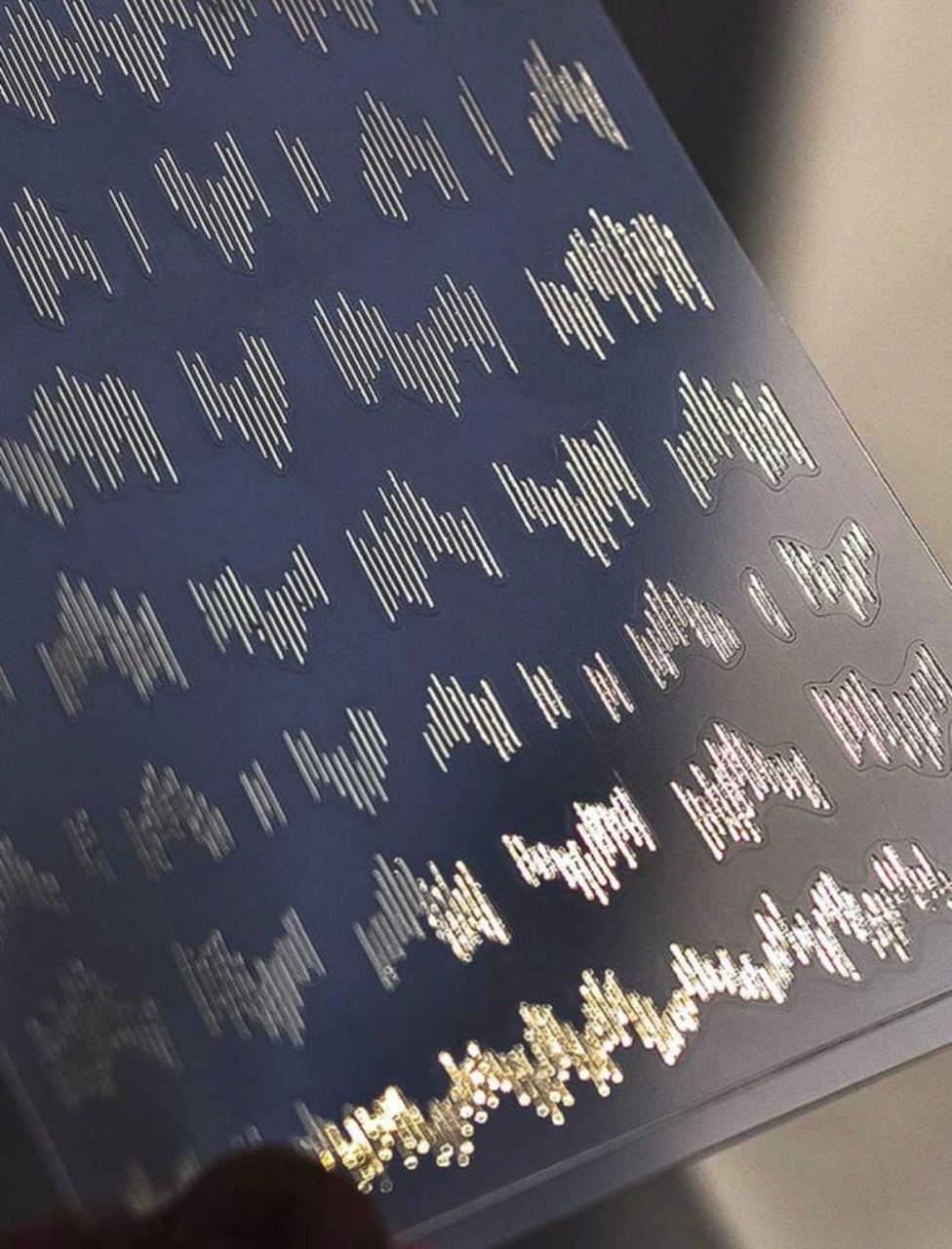 Sticker auriu cu linii [1]