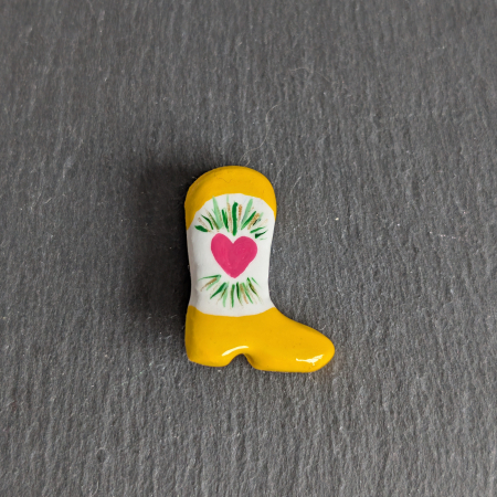 Broșe cu forme diverse - Broșă cizmuliță de cowboy galben