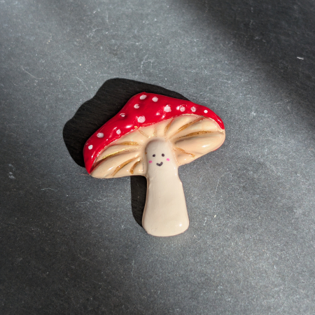 Broșe cu forme diverse - Broșă happy mushroom