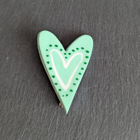 Broșe inimi - Broșă verde pal