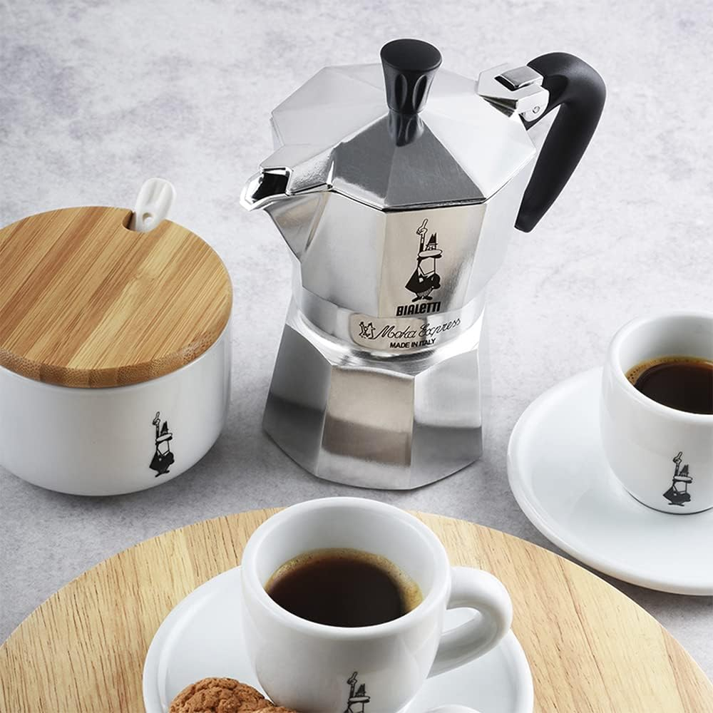 ☕ Bialetti Moka Express – Cafetieră italiană din aluminiu, 4 cești (190 ml), mâner anti-arsură, argintie [3]