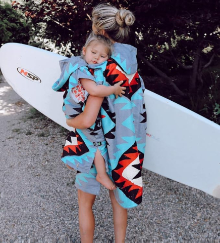 Poncho de Schimb COR Surf, cu Glugă și Buzunar Frontal – Halat Prosop din Microfibră Groasă, Uscare Rapidă, pentru Surf, Plajă, Piscină și Înot, Mărimea M, Culoare Retro Sand [2]