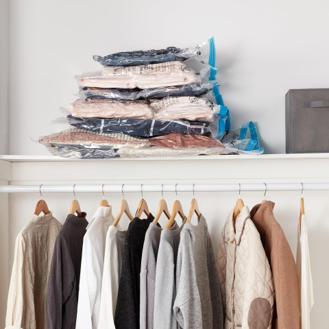 Set 20 pungi de vidat reutilizabile în 4 dimensiuni, cu pompă manuală – economisire spațiu pentru haine și textile – Amazon Basics [2]