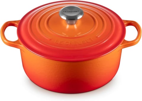 Tăvi și seturi pentru servire - Le Creuset Signature – Oală Rotundă din Fontă Emailată cu Capac, Ø 24 cm, 4.2 L, Culoare Roșu Copt