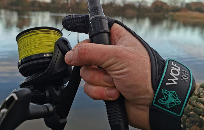 DEGETAR WOLF XK-1 KEVLAR CASTING GLOVE [5]