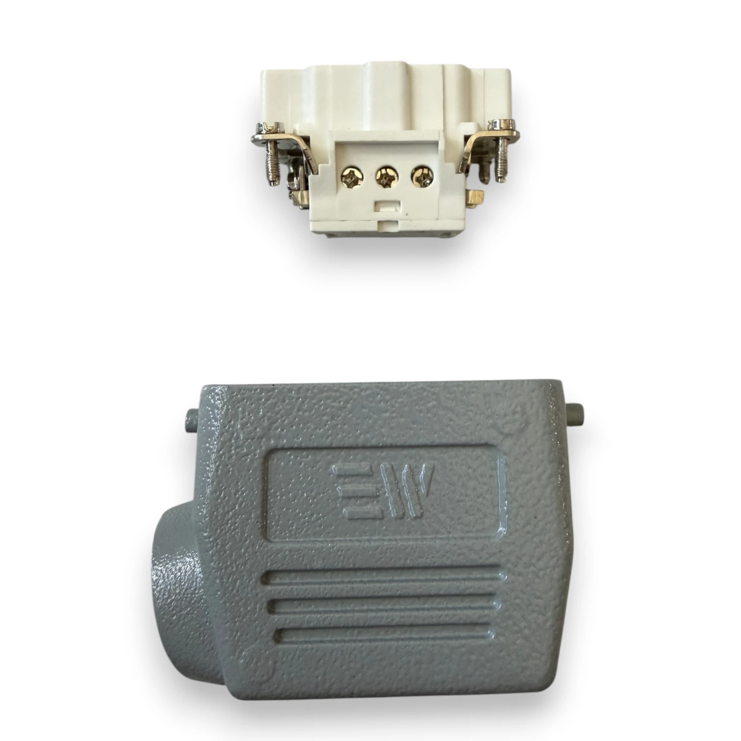 Conector industrial multipolar tata 6P+E [7]