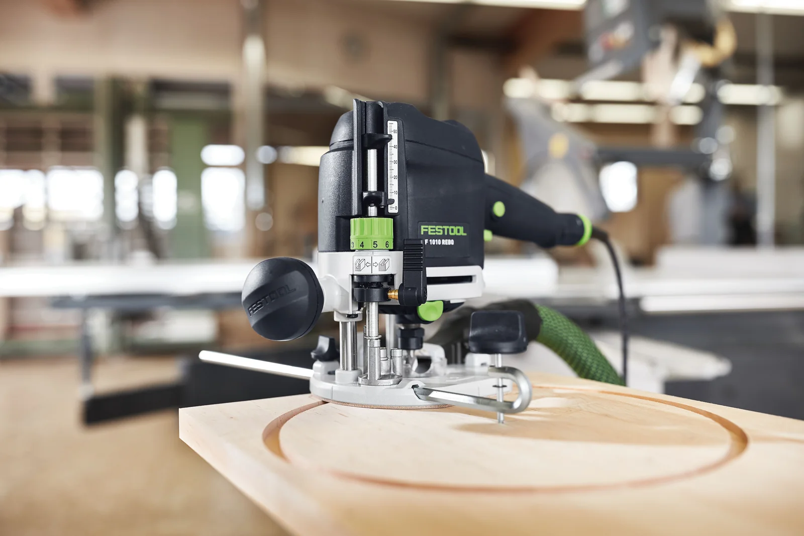 Festool Dispozitiv pentru taierea cercurilor si razelor pe suprafete si muchii SZ-OF 1010 [1]