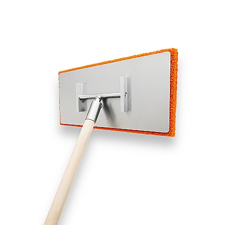 Scule uzuale - Drisca din burete portocaliu cu coada din lemn 180cm