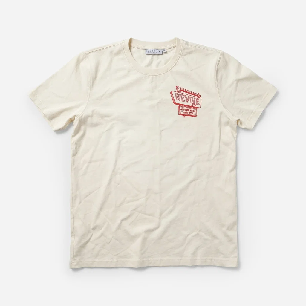 Lifestyle si Merch - Tricou negru croială clasică cu print mare pe spate