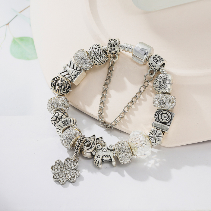 Bratara de dama cu 18 charm-uri, model in forma de trifoi cu pietre zirconiu, placat cu argint, inchidere clips, marime 19 cm, Tessero, argintiu [4]